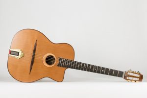 Full view gypsy guitar | Kazourian Luthier Montréal