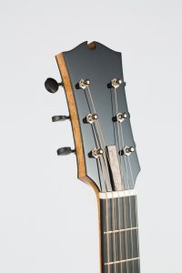 detail head Parlor Guitar | Kazourian Luthier Montréal